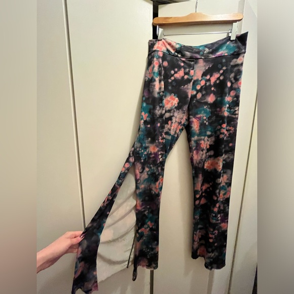 Onezie Pura Vida Flowy Split Leg Pants - Picture 2 of 12